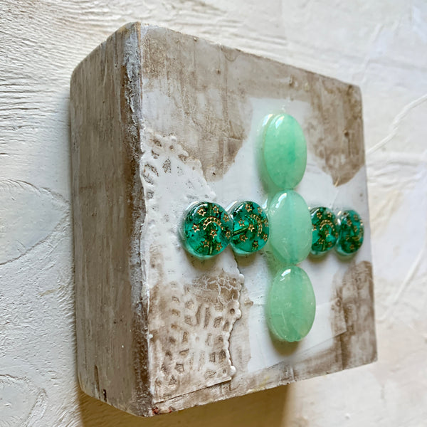 resin stone cross (oval mint green)