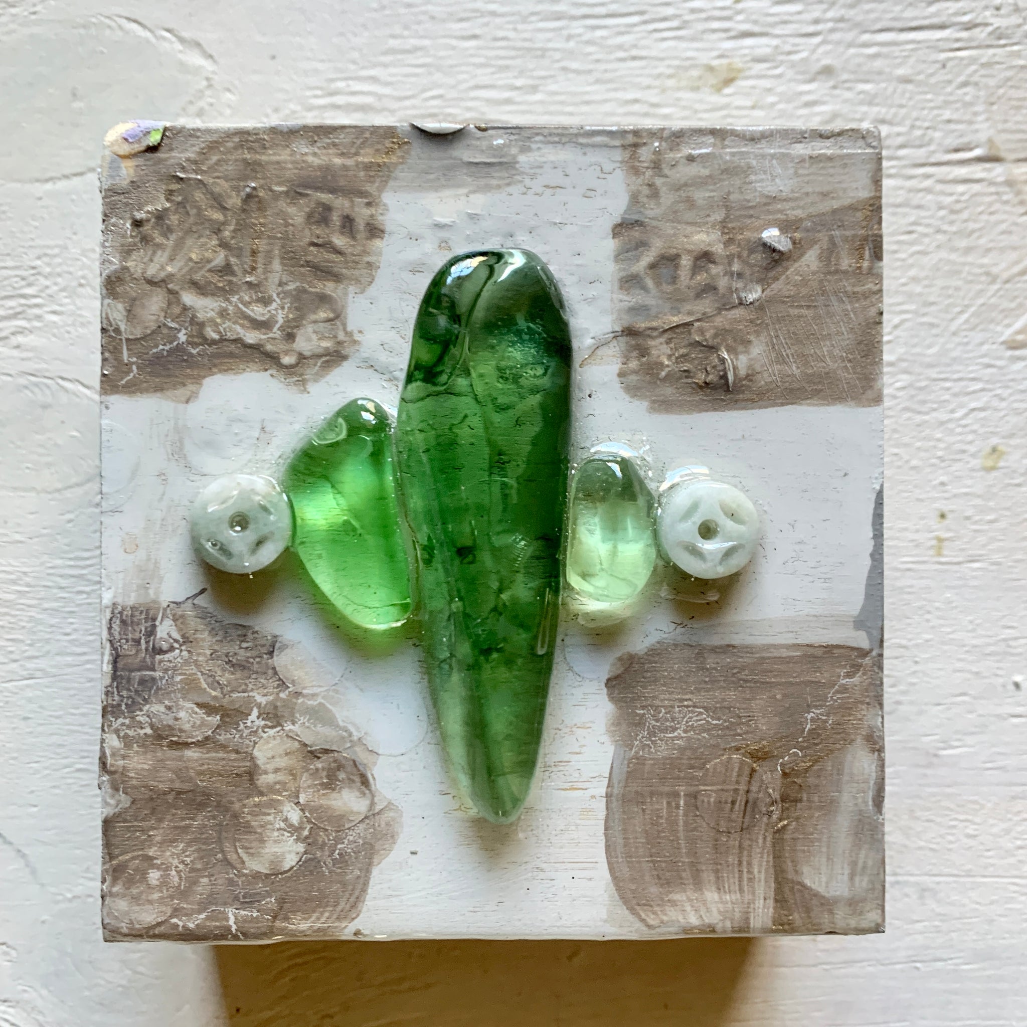 resin stone cross (double green)