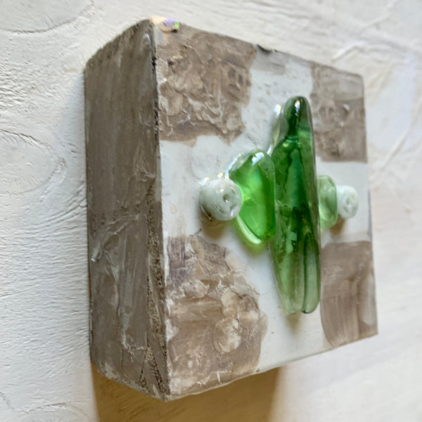 resin stone cross (double green)